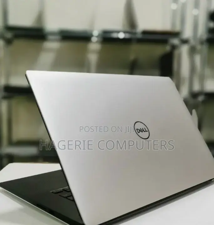 New Laptop Dell Precision 15 3520 8GB Intel Core i7 SSD 512GB