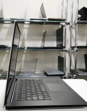 New Laptop Dell Precision 15 3520 8GB Intel Core i7 SSD 512GB