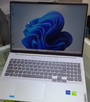 New Laptop Lenovo Ideapad 3 16GB Intel Core I7 SSD 512GB