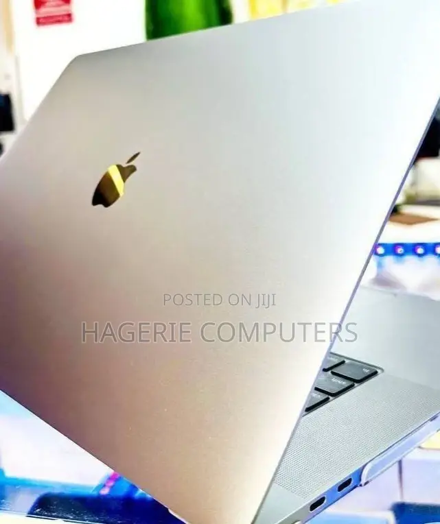 New Laptop Apple MacBook Pro 2019 16GB Intel Core i7 SSD 1T