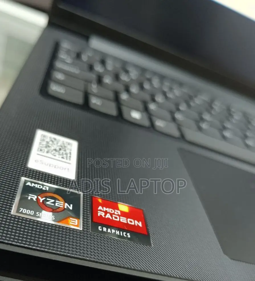 New Laptop Lenovo V15 8GB Intel Core I3 SSD 256GB