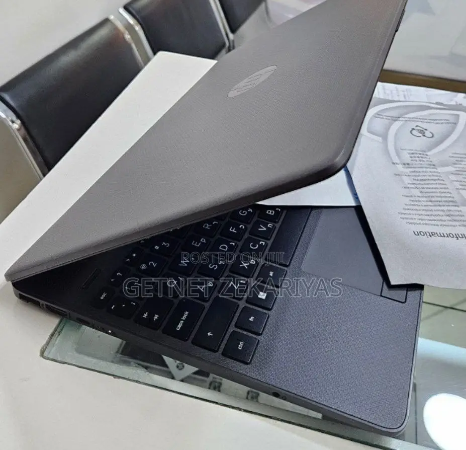 New Laptop HP Stream Notebook 8GB AMD Ryzen 5 SSD 256GB