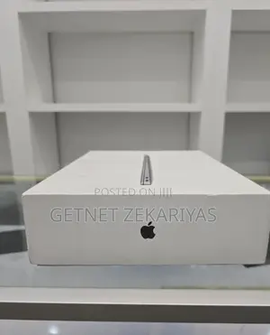 New Laptop Apple MacBook Air 8GB Apple M1 SSD 512GB