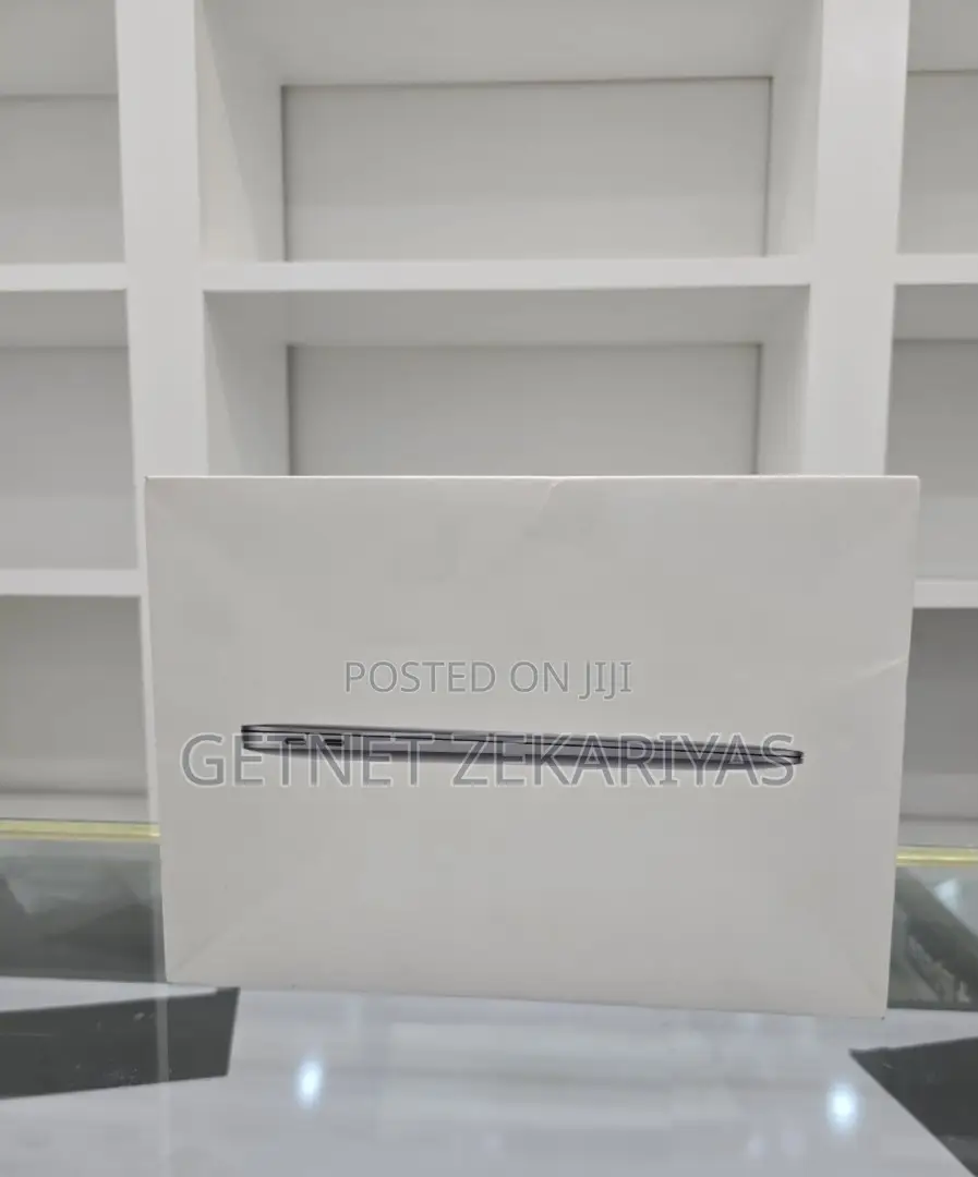 New Laptop Apple MacBook Air 8GB Apple M1 SSD 512GB