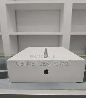 New Laptop Apple MacBook Air 8GB Apple M1 SSD 512GB