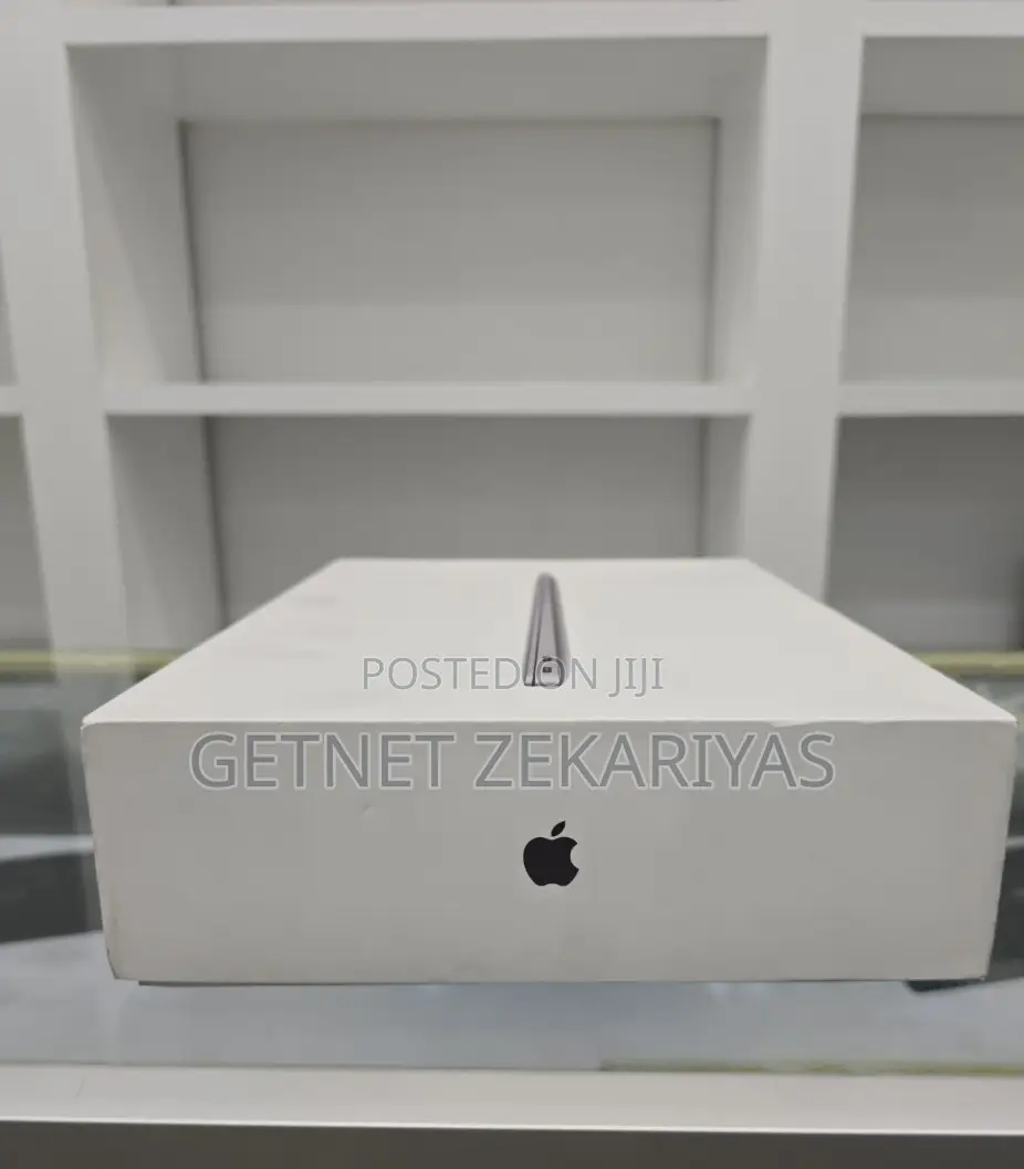 New Laptop Apple MacBook Air 8GB Apple M1 SSD 512GB