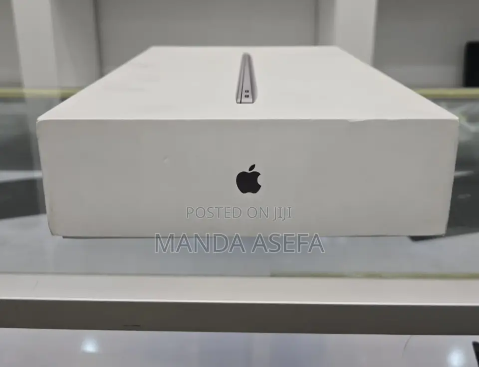 New Laptop Apple MacBook Air 8GB Apple M1 SSD 512GB