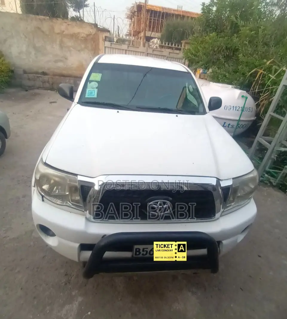 Toyota Tacoma 2011 White
