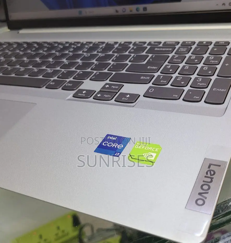 New Laptop Lenovo Ideapad 3 16GB Intel Core I7 SSD 512GB