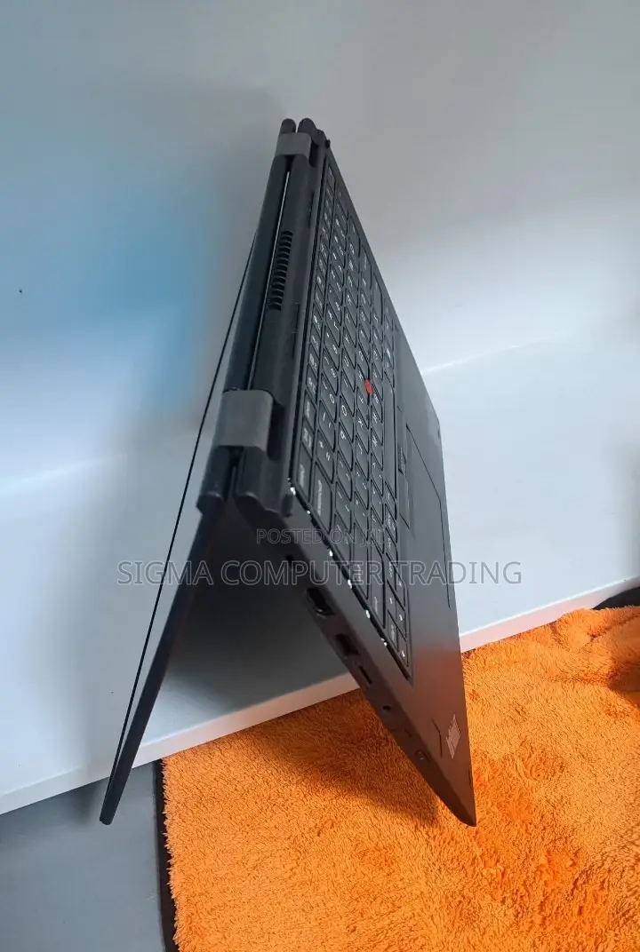 New Laptop Lenovo ThinkPad Yoga 370 16GB Intel Core I5 SSD 512GB