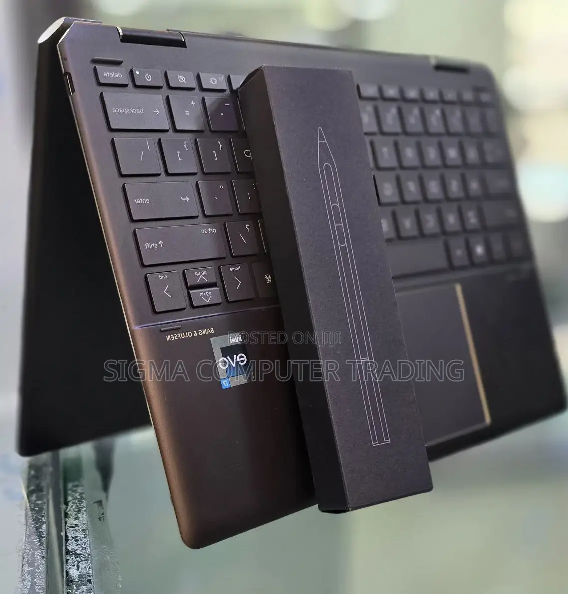 New Laptop HP Spectra 13 16GB Intel Core I7 SSD 1T