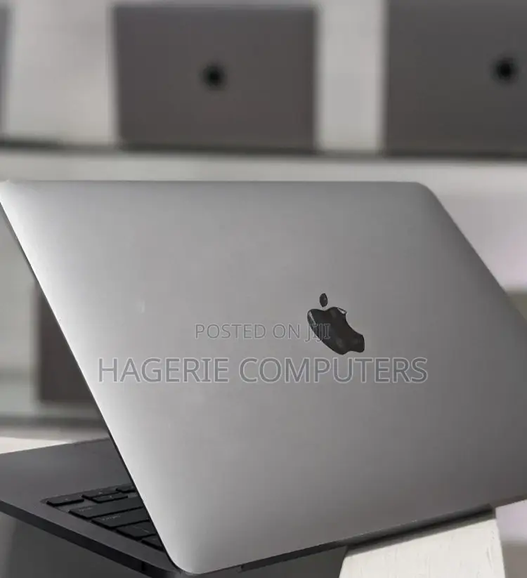 New Laptop Apple MacBook Pro 2020 8GB Intel Core I5 SSD 256GB