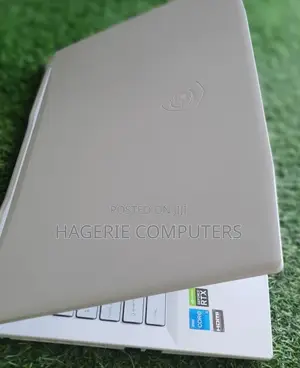 New Laptop MSI 8GB Intel Core I5 SSD 512GB