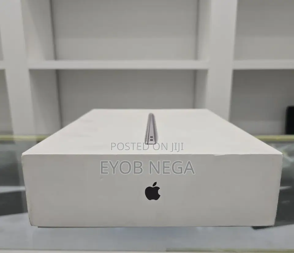 New Laptop Apple MacBook Air 8GB Apple M1 SSD 512GB