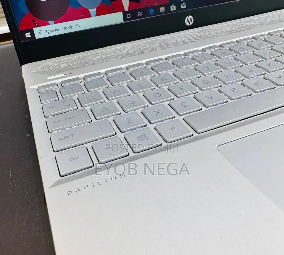 New Laptop HP Pavilion 15 8GB AMD Ryzen 3 HDD+SSD 640GB