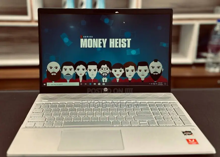 New Laptop HP Pavilion 15 8GB AMD Ryzen 3 HDD+SSD 640GB