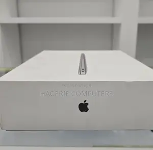 Photo - New Laptop Apple MacBook Air 2020 M1 8GB Apple M1 Pro SSD 512GB