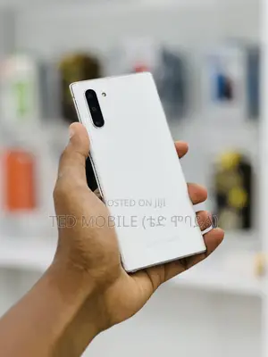 Photo - New Samsung Galaxy Note10 256 GB White