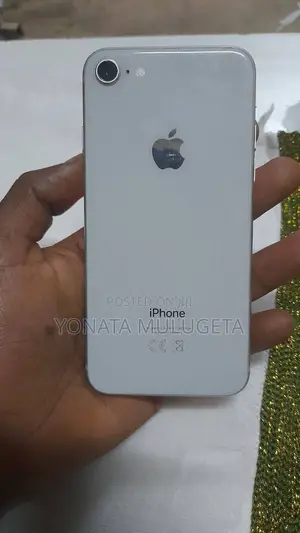 Apple iPhone 8 64 GB