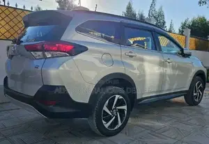 Photo - Toyota Rush 2023 Silver