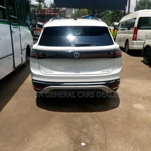 Photo - New Volkswagen ID.6 2023 White