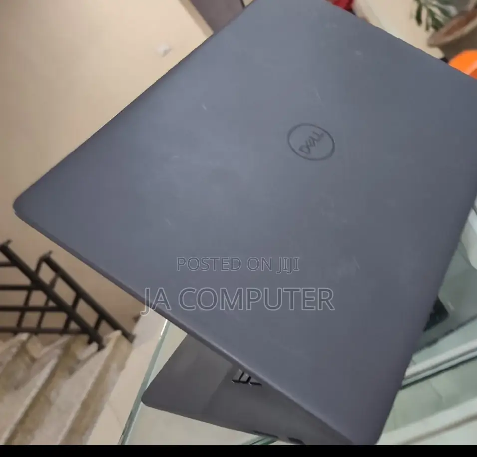 New Laptop Dell Vostro 14 5468 8GB Intel Core I5 SSD 256GB