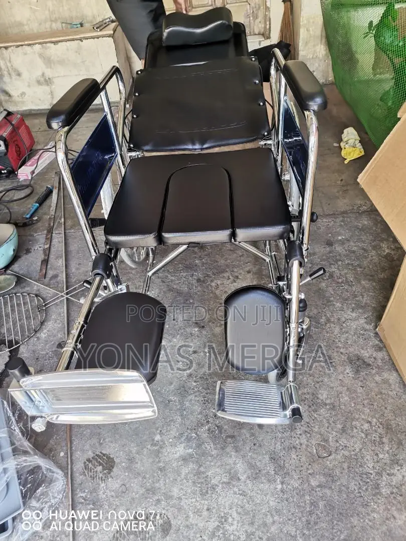 Wheelchair≈ዊልቸር*Wheelchair+Wheelchair‐Wheelchair\Wheelchair