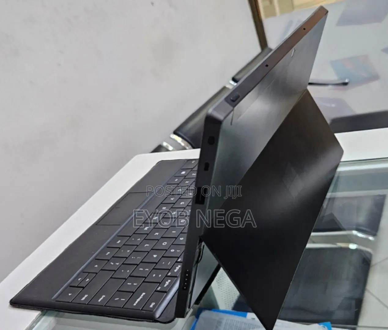 New Laptop Microsoft Surface 2GB SSD 32GB