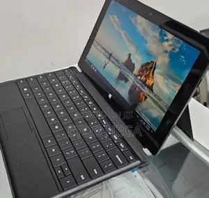 New Laptop Microsoft Surface 2GB SSD 32GB