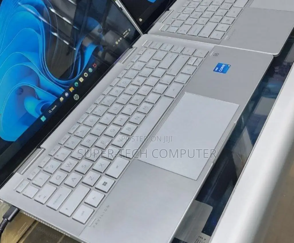 New Laptop HP Pavilion X360 8GB Intel Core i5 SSD 512GB