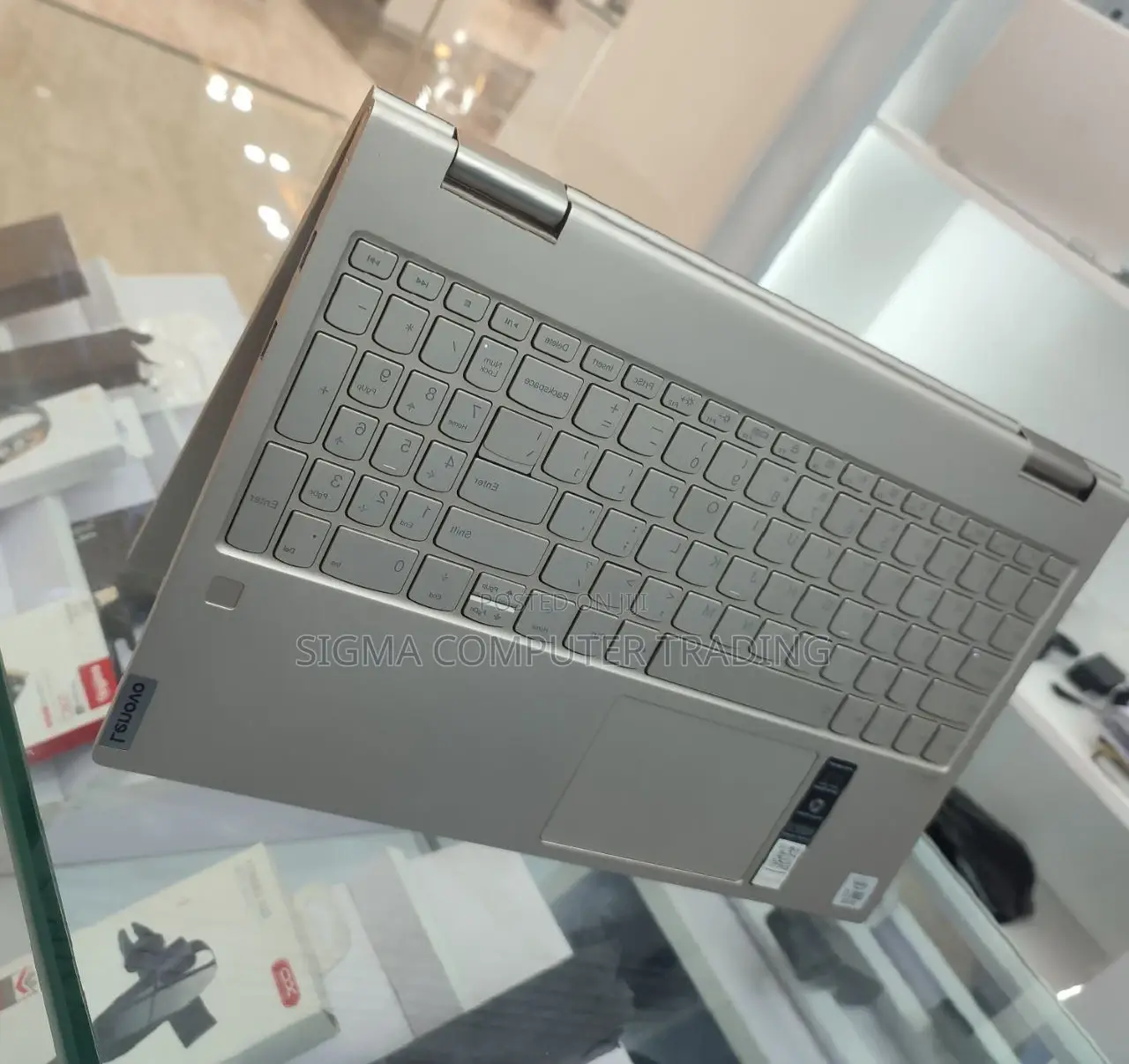 New Laptop Lenovo Yoga 700 12GB Intel Core I7 SSD 512GB