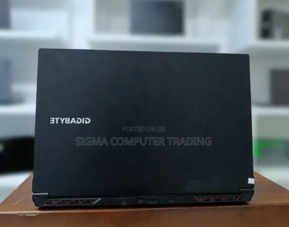 New Laptop Gigabyte AERO 15 16GB Intel Core I7 SSD 512GB