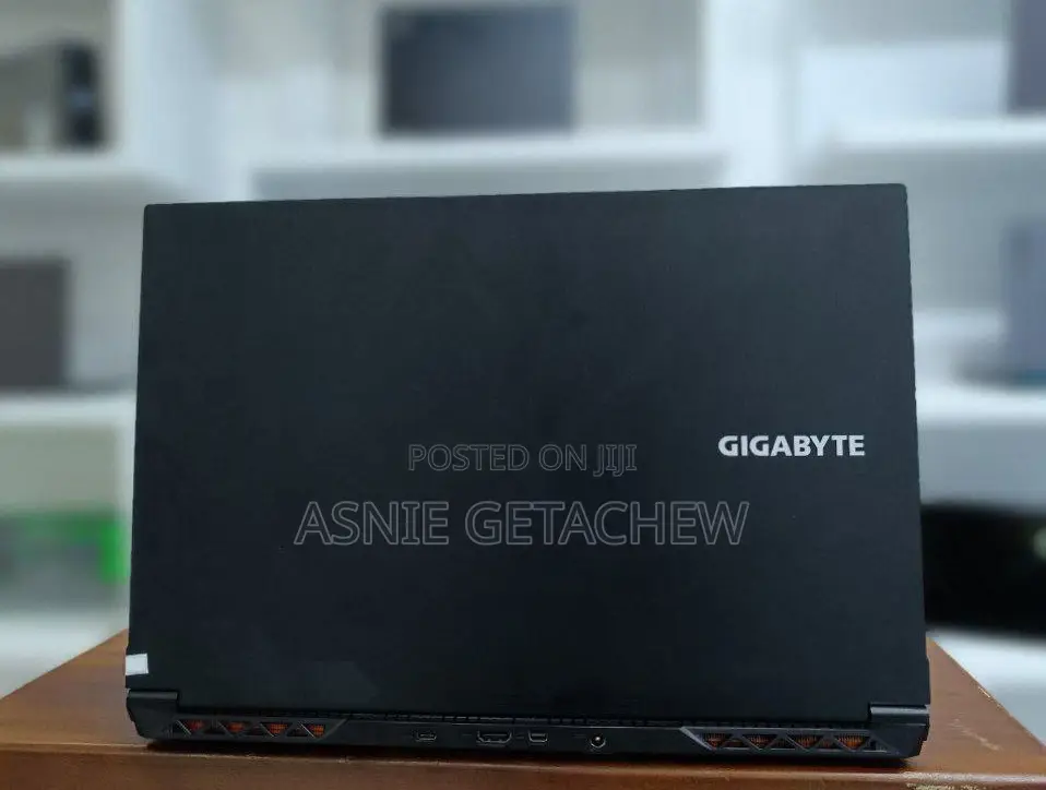 New Laptop Gigabyte AORUS 15G 8GB Intel Core I7 SSD 512GB