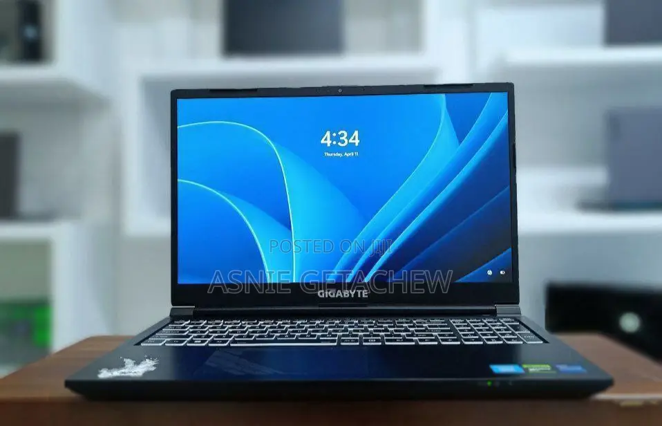 New Laptop Gigabyte AORUS 15G 8GB Intel Core I7 SSD 512GB