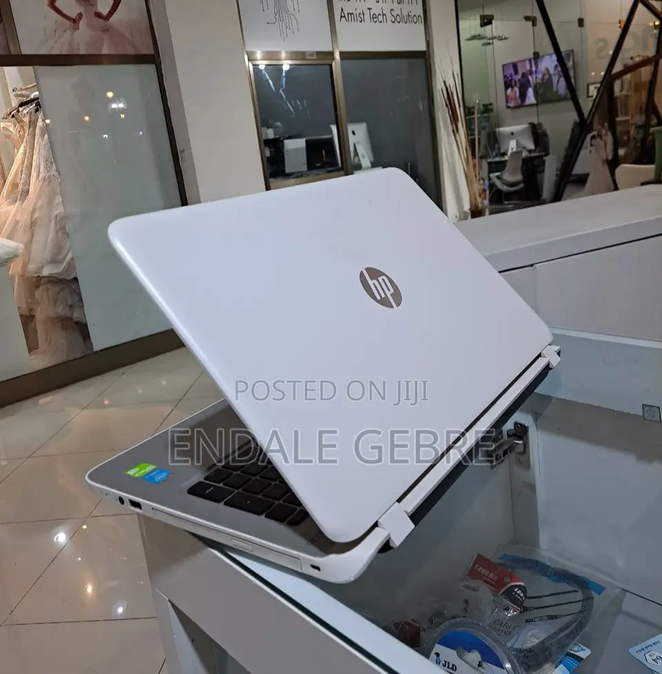 New Laptop HP Pavilion 15 8GB Intel Core I5 HDD 1T