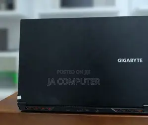 New Laptop Gigabyte AERO 15 16GB Intel Core I7 SSD 512GB