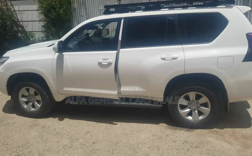 Toyota Land Cruiser Prado 2019 White