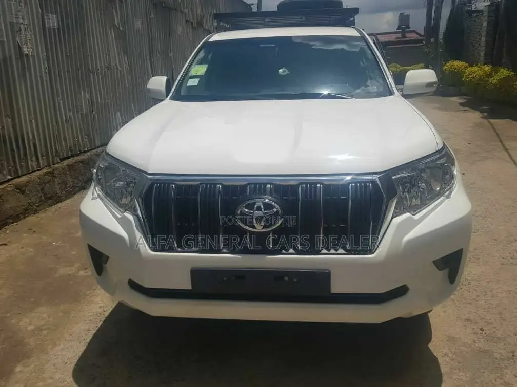 Toyota Land Cruiser Prado 2019 White