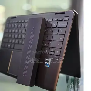 New Laptop HP Spectra 13 16GB Intel Core I7 SSD 1T