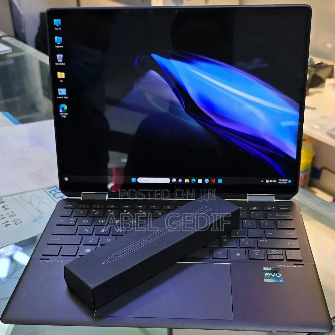 New Laptop HP Spectra 13 16GB Intel Core I7 SSD 1T