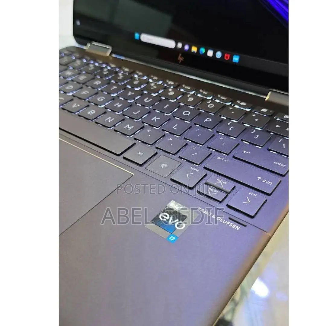 New Laptop HP Spectra 13 16GB Intel Core I7 SSD 1T