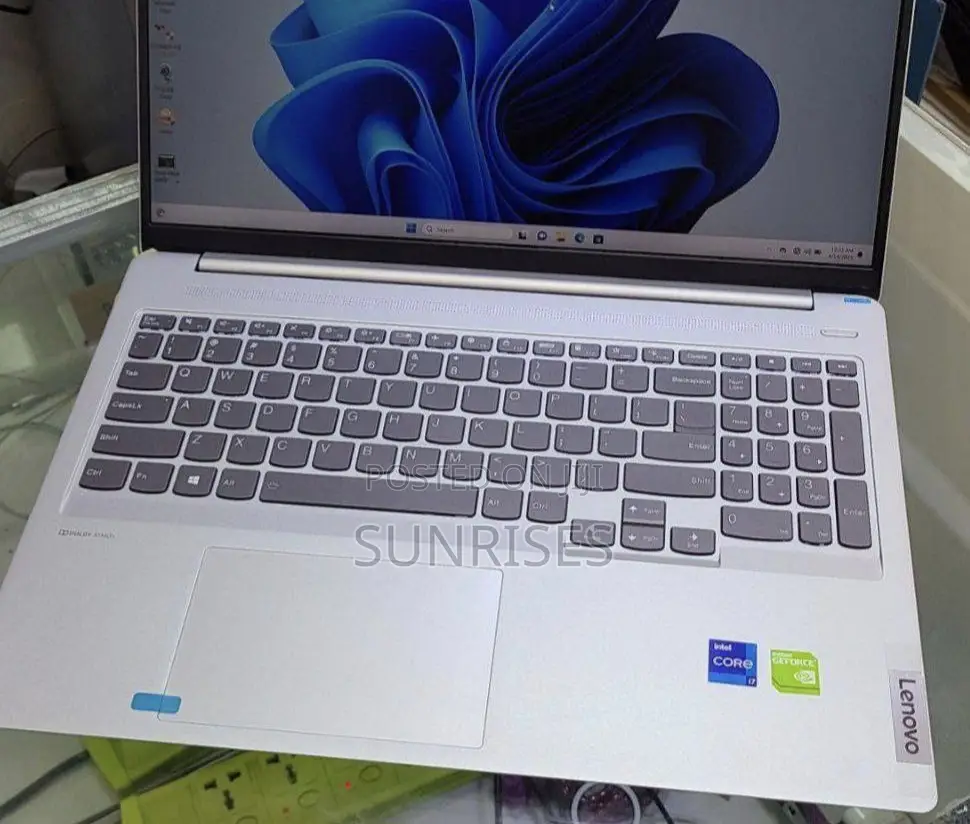 New Laptop Lenovo Ideapad 3 16GB Intel Core I7 SSD 512GB