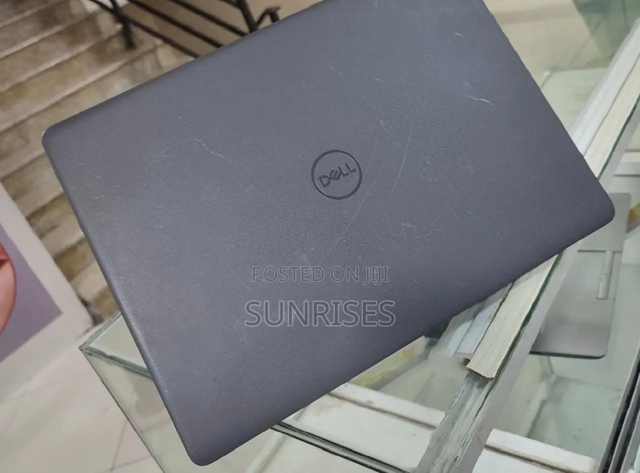 New Laptop Dell Vostro DVCI304 8GB Intel Core I5 SSD 256GB