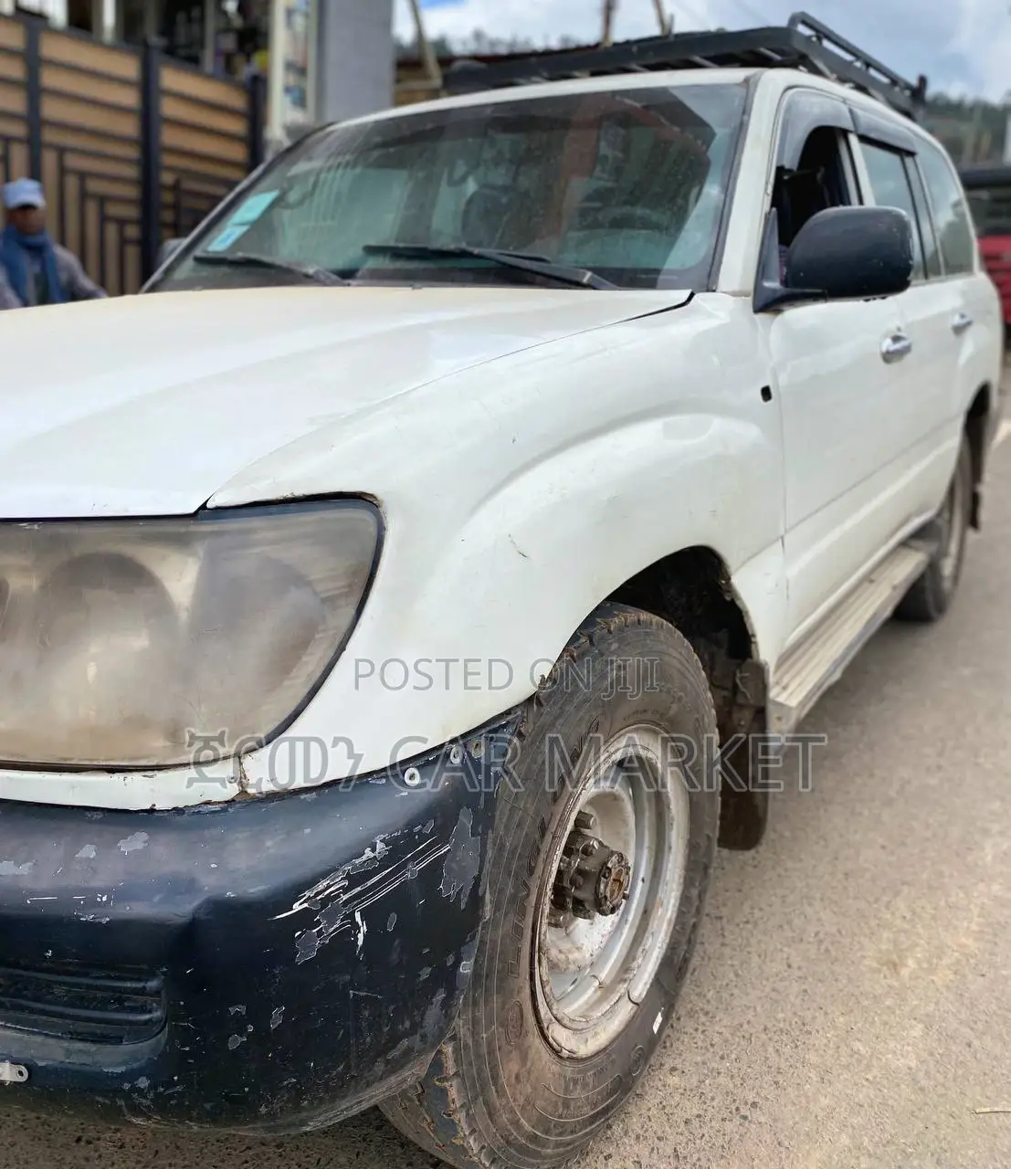 Toyota Land Cruiser 2000 White