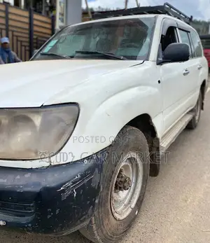 Toyota Land Cruiser 2000 White