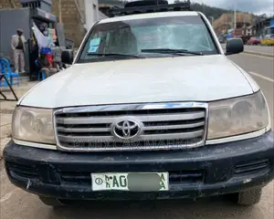 Photo - Toyota Land Cruiser 2000 White