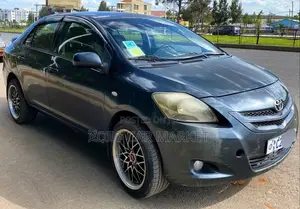 Toyota Yaris 2010 Black