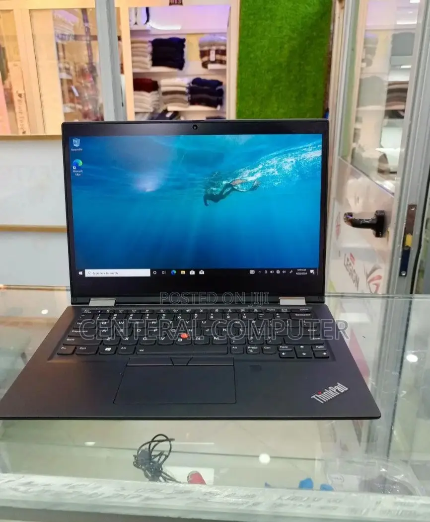 New Laptop Lenovo Yoga 330 8GB Intel Core I5 SSD 512GB