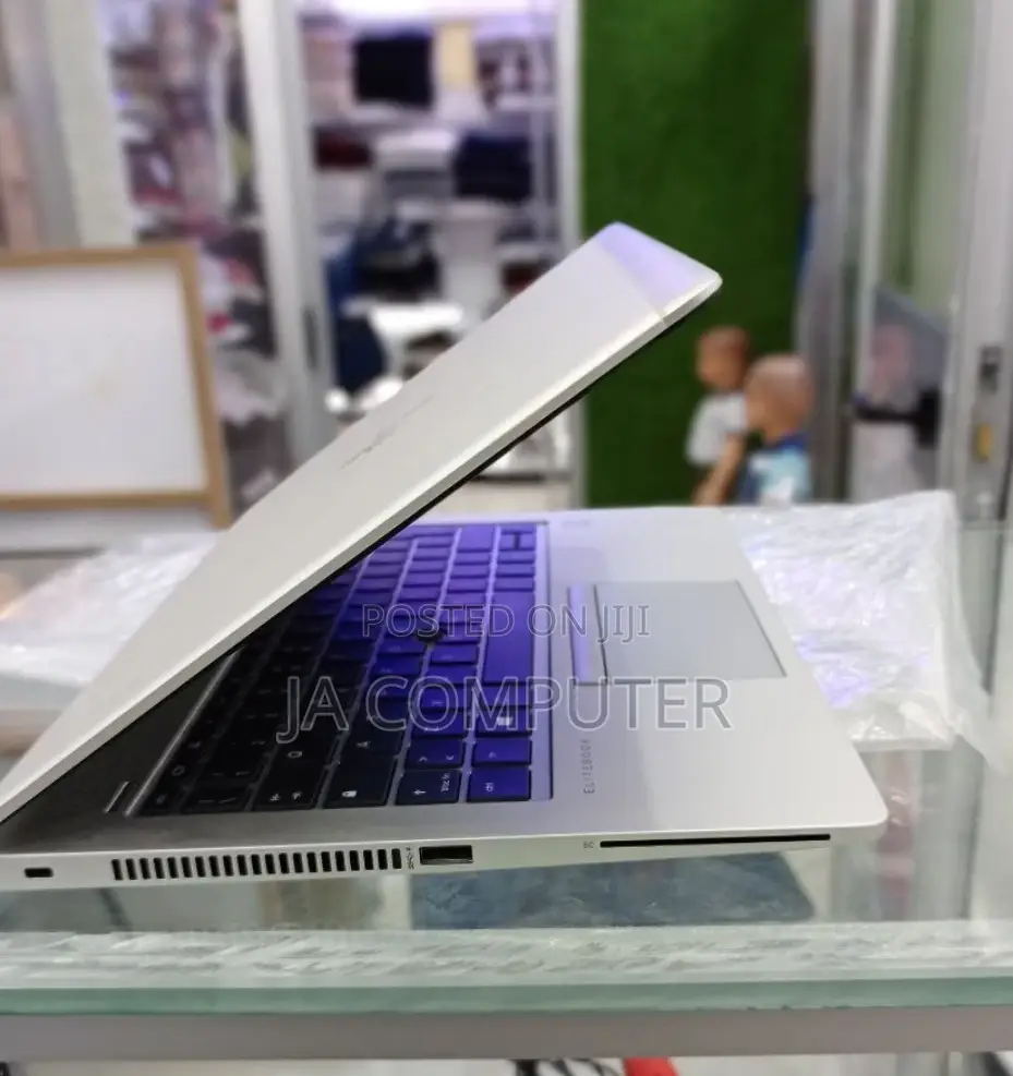 New Laptop HP EliteBook 830 8GB Intel Core I5 SSD 512GB