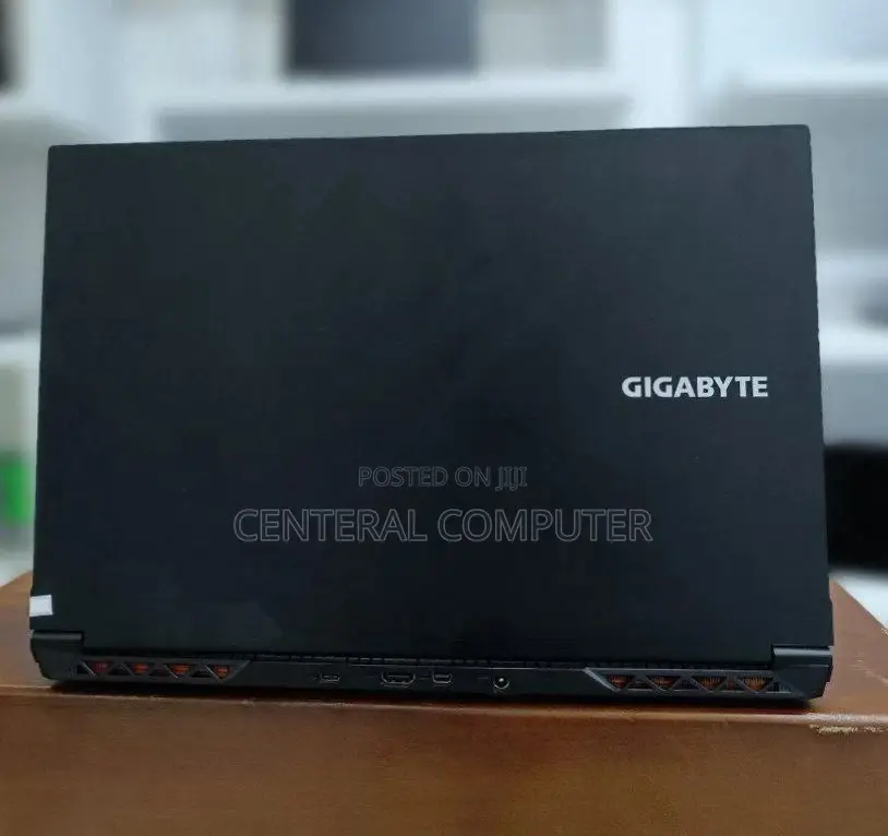 New Laptop Gigabyte AORUS 17X 16GB Intel Core i7 SSD 512GB